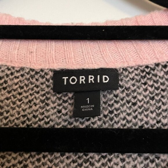 Torrid Size 1x Pink Hearts Valentine’s Day Vegan Cashmere Pullover Sweater - Picture 6 of 9